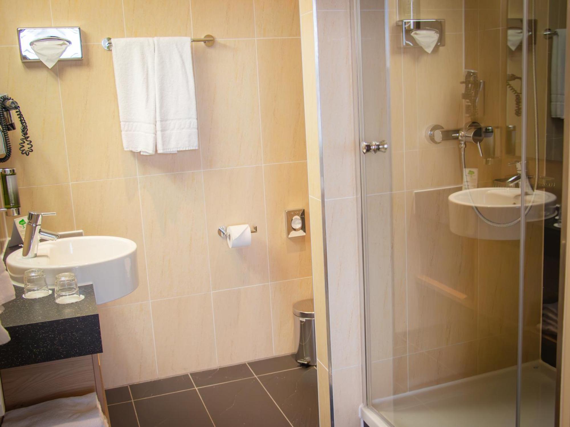Hotel Bildungsblick Kirchseeon Bagian luar foto